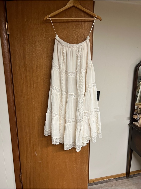 Reformation Dresses & Skirts - Reformation Cream Tiered Lace Maxi Skirt